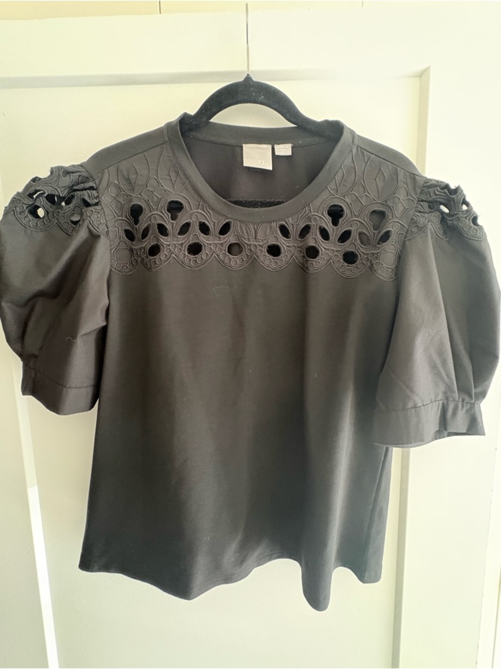 0°C  black cut out embroidered top Black Med EUC